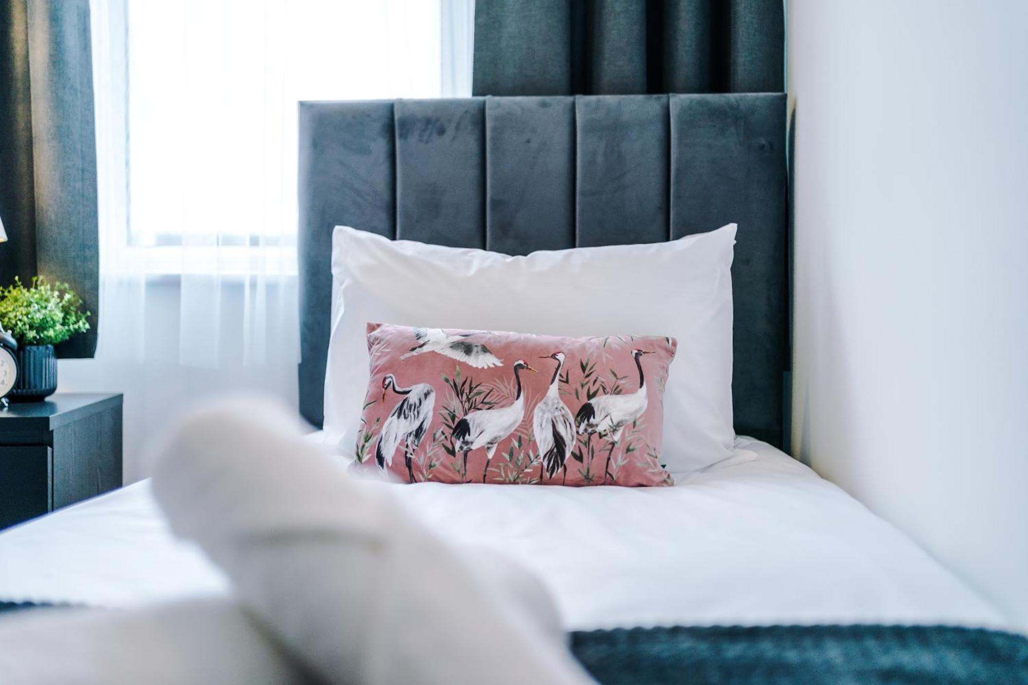 Modern Premium 3 Bed Hidden Gem - Central Location Barnsley Bagian luar foto